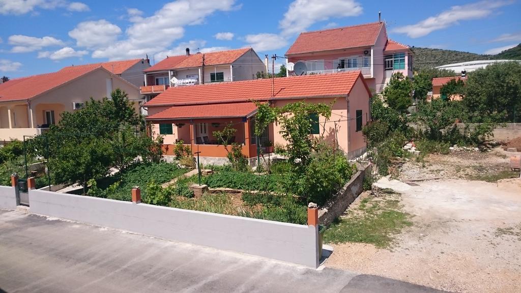 Holiday Home Dutch Шибеник Экстерьер фото